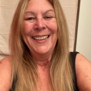 Meet your Posher, Debbie